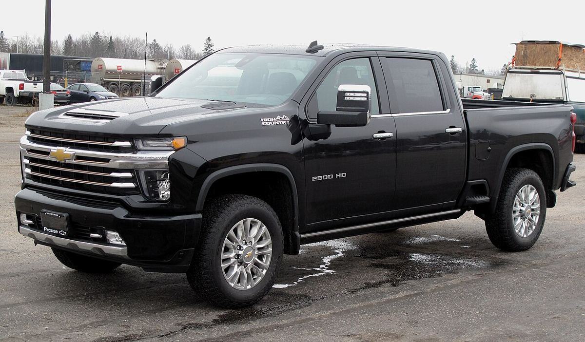 Chevrolet Silverado 1500, recent model, front three-quarter view