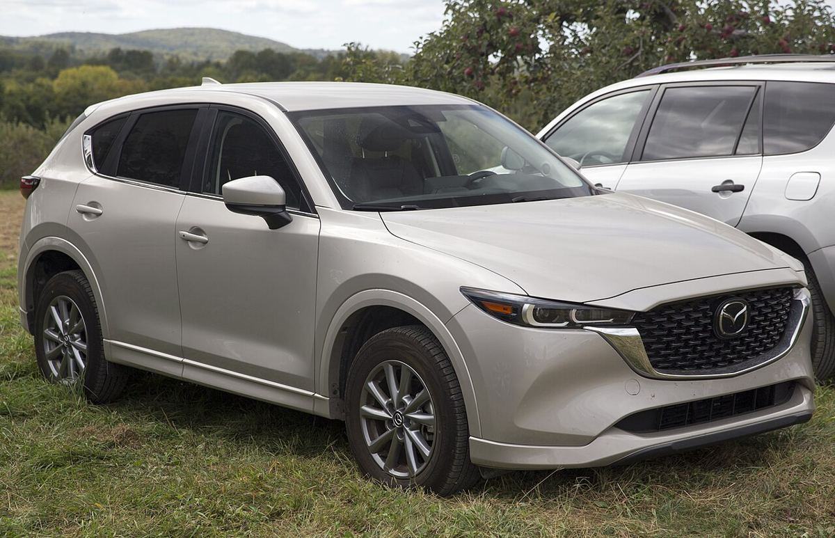 Mazda CX-5, recent model, front three-quarter view