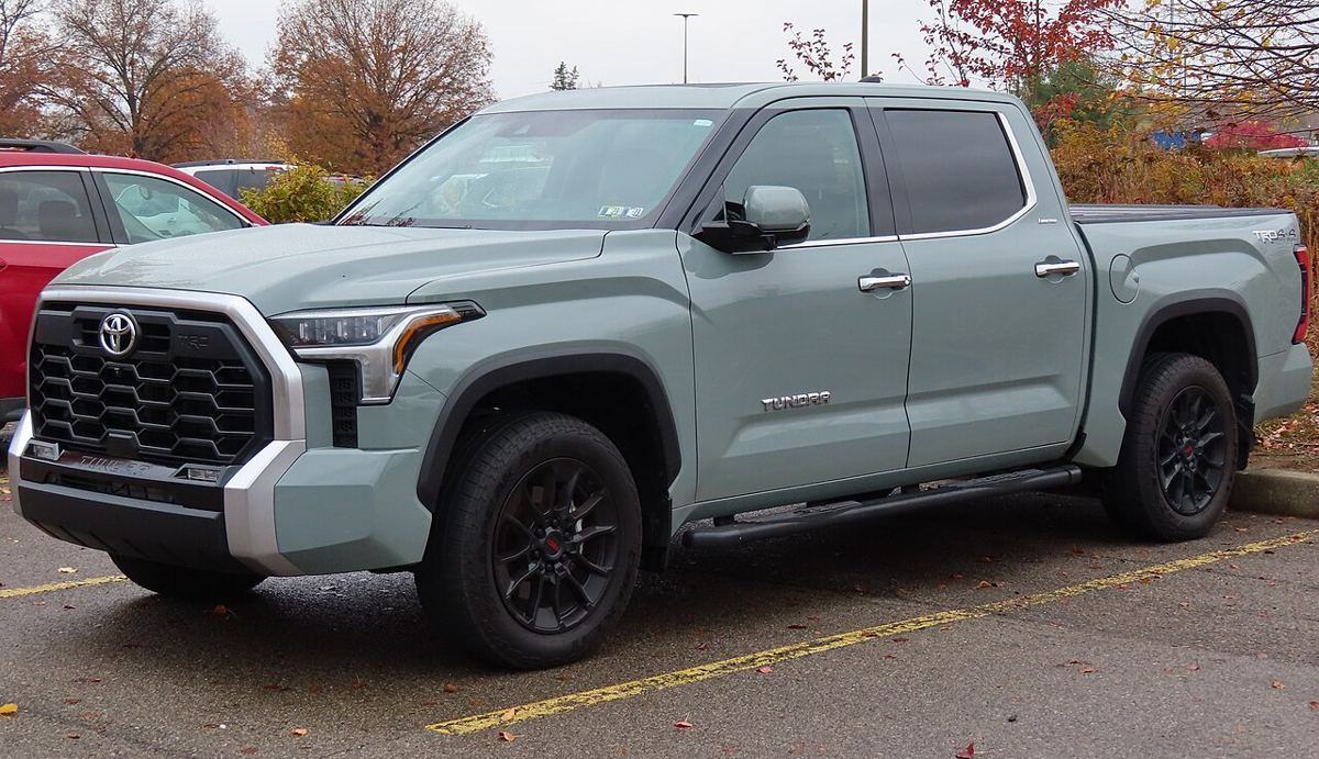 Toyota Tundra, recent model, front three-quarter view